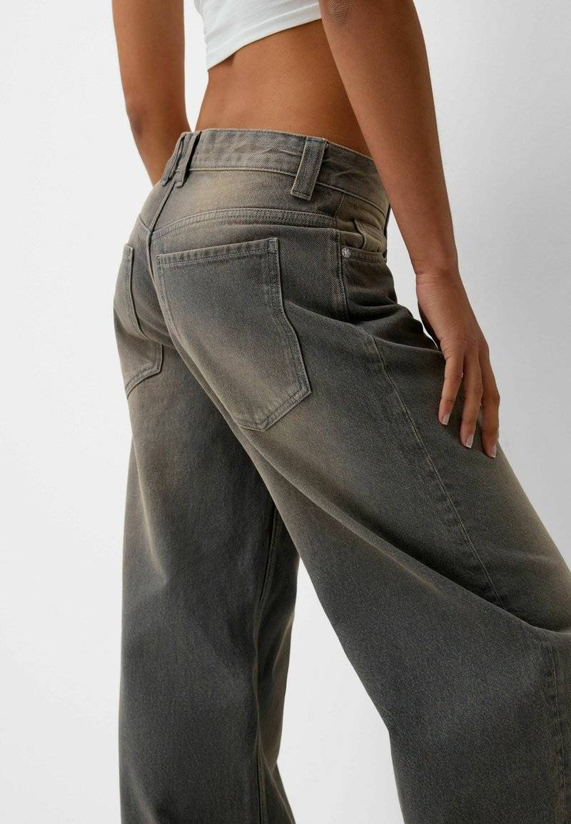 Bershka Bershka BALLOON FIT - Relaxed fit jeans - mottled dark grey Nur für heute