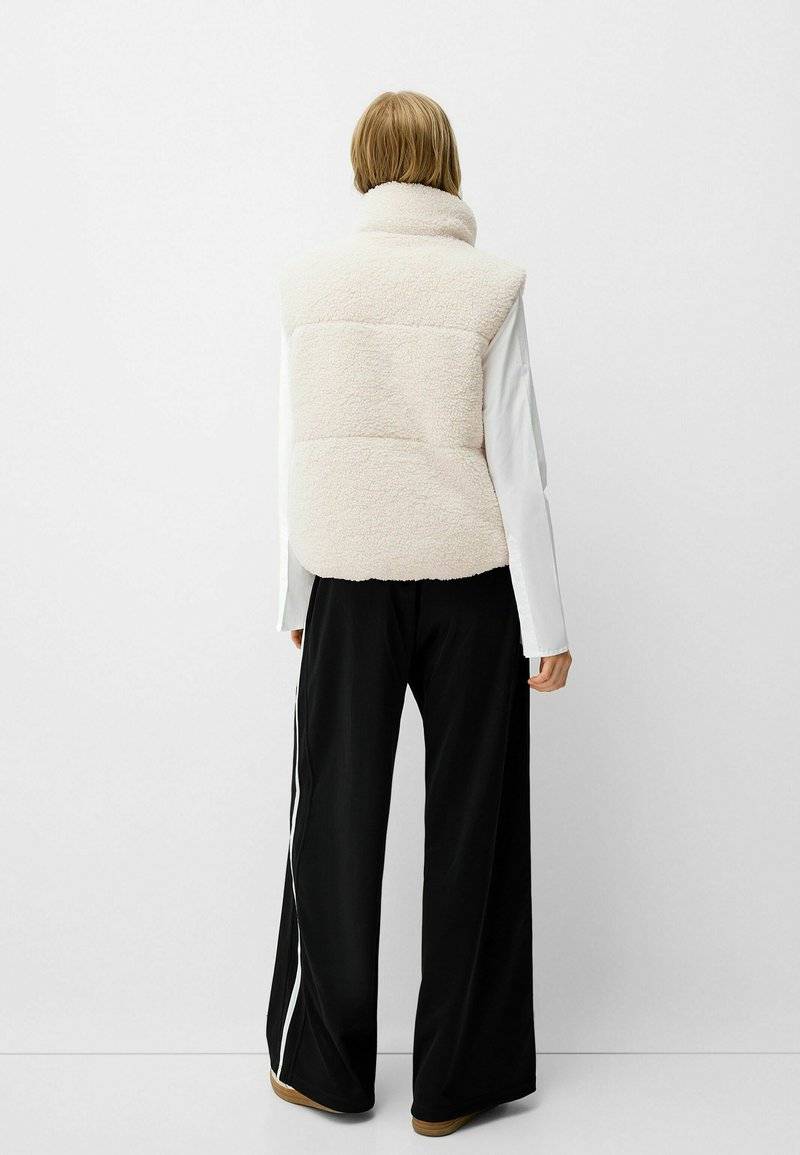Bershka Bershka REVERSIBLE - Waistcoat - white Nur noch ein Tag übrig