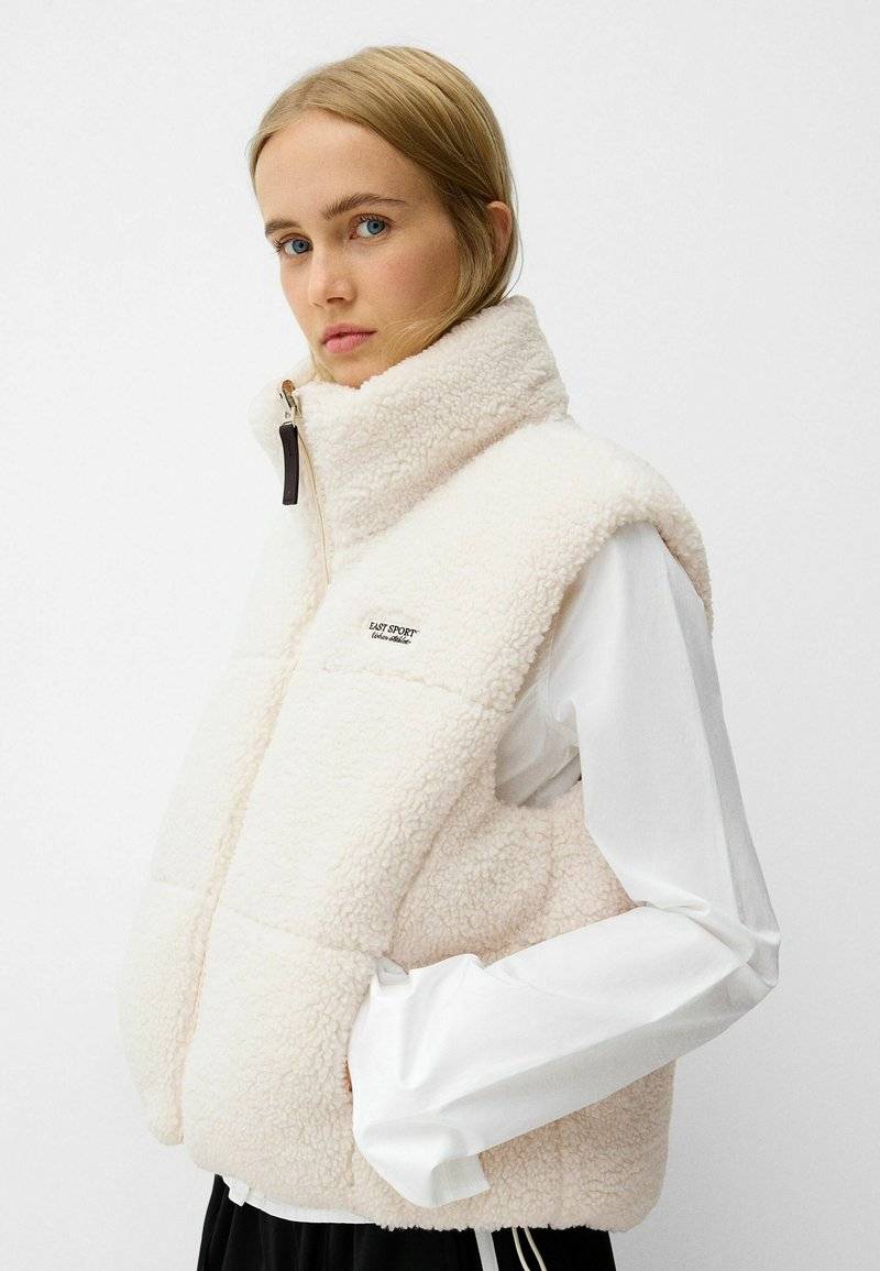 Bershka Bershka REVERSIBLE - Waistcoat - white Nur noch ein Tag übrig