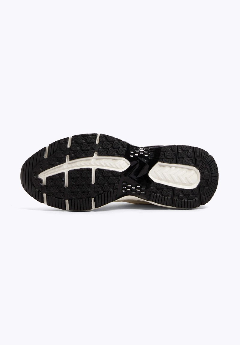 OYSHO OYSHO RETRO RUNNING - Training shoe - white Blitzverkäufe