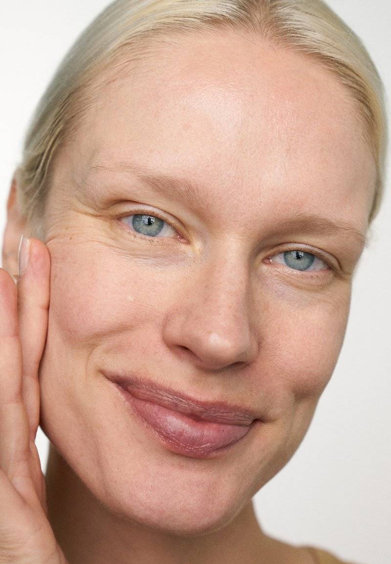 KIKO Milano KIKO Milano SMART HYDRASHOT STICK - Face cream Riesige Ersparnisse