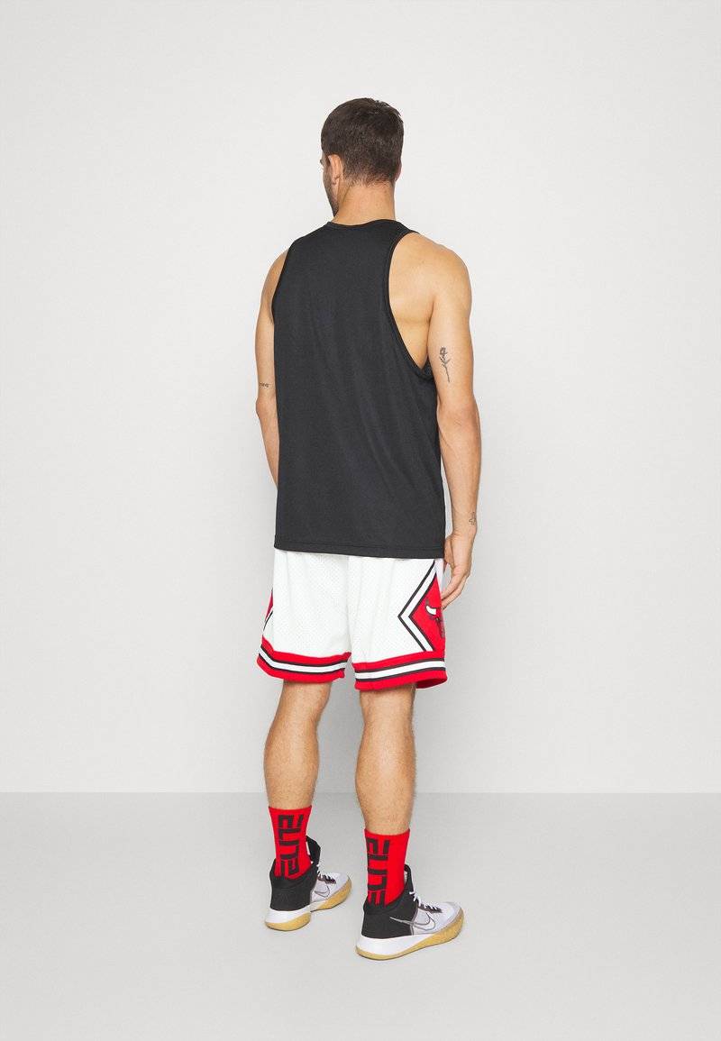 Mitchell & Ness Mitchell & Ness NBA CHICAGO BULLS SWINGMAN SHORT - Sports shorts - white 50% Rabatt mit kostenlosem Versand
