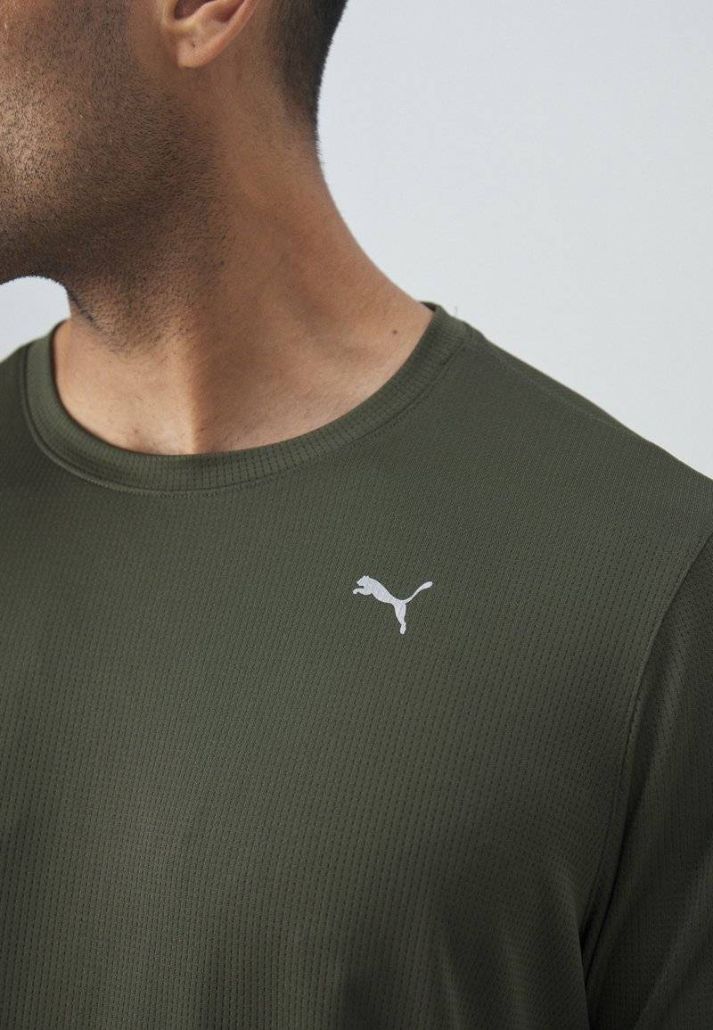 Puma Puma PERFORMANCE TEE - Sports T-shirt - dark olive 50% Rabatt für begrenzte Zeit
