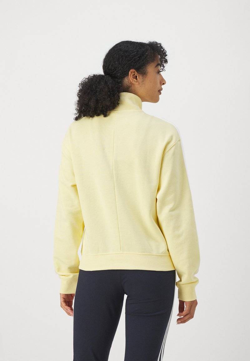 adidas Sportswear adidas Sportswear ESSENTIALS 3-STRIPES QUARTER ZIP - Sweatshirt - almost yellow Rabatte dieses Monats