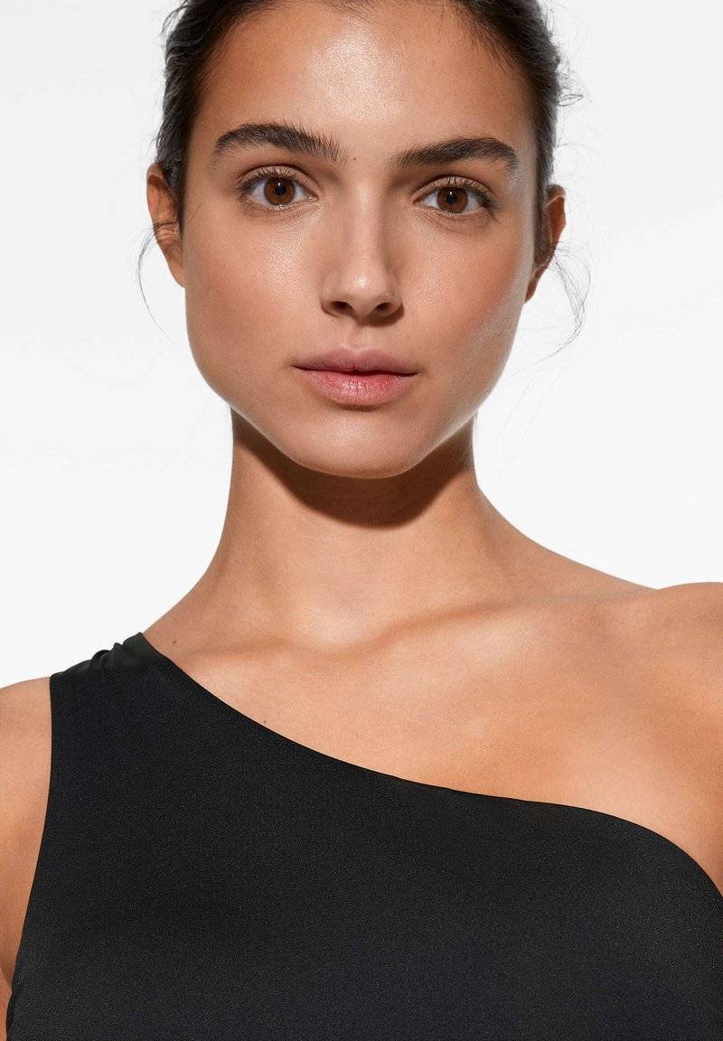 OYSHO OYSHO ASYMMETRIC - Swimsuit - black Verkauf