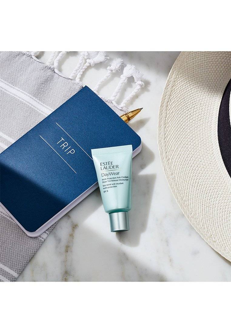 ESTÉE LAUDER ESTÉE LAUDER DAYWEAR SHEER TINT RELEASE ADVANCED MULTI-PROTECTION ANTI-OXIDANT MOISTURIZER SPF 15 - Face cream VIP-Rabatte