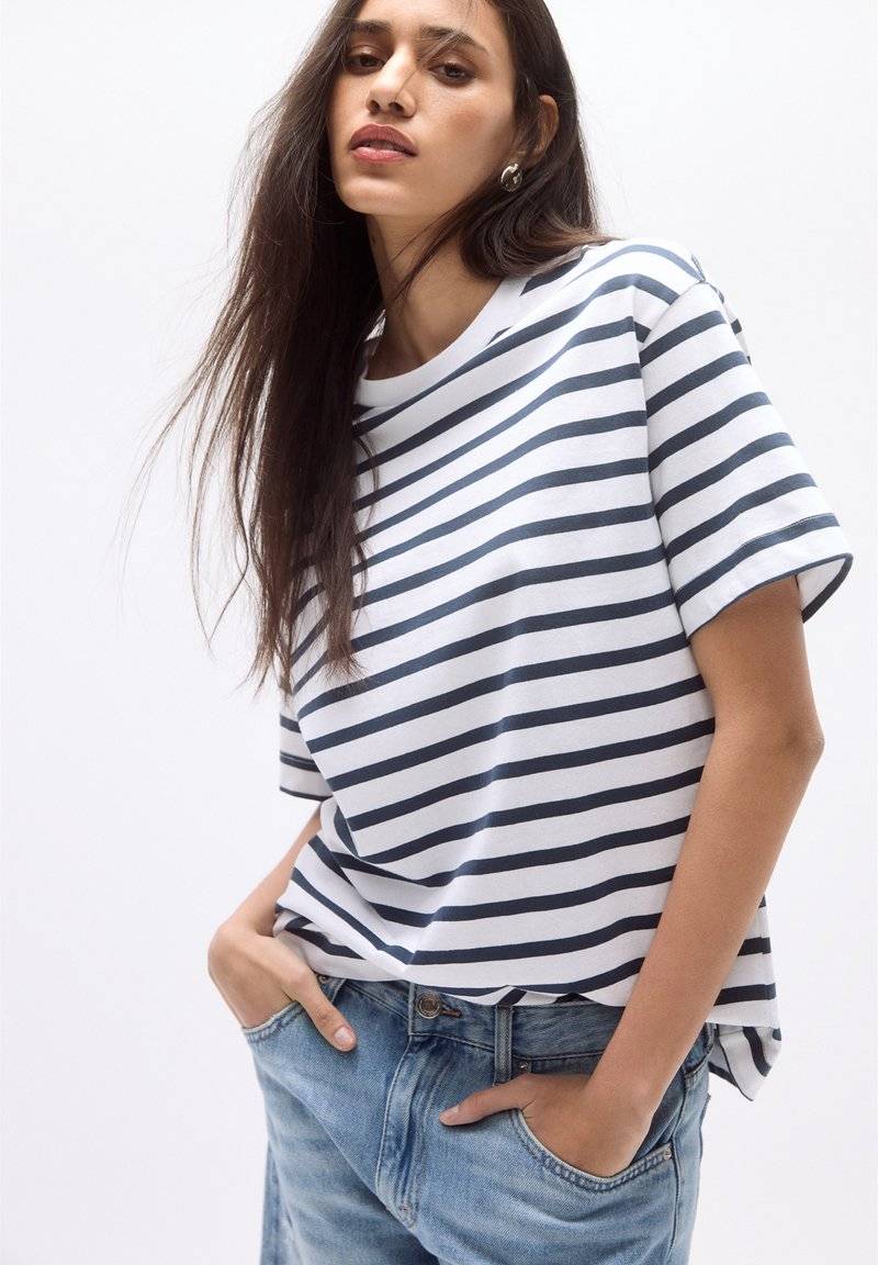 PULL&BEAR PULL&BEAR SHORT SLEEVE - Basic T-shirt - dark blue Bis zu 60% Rabatt