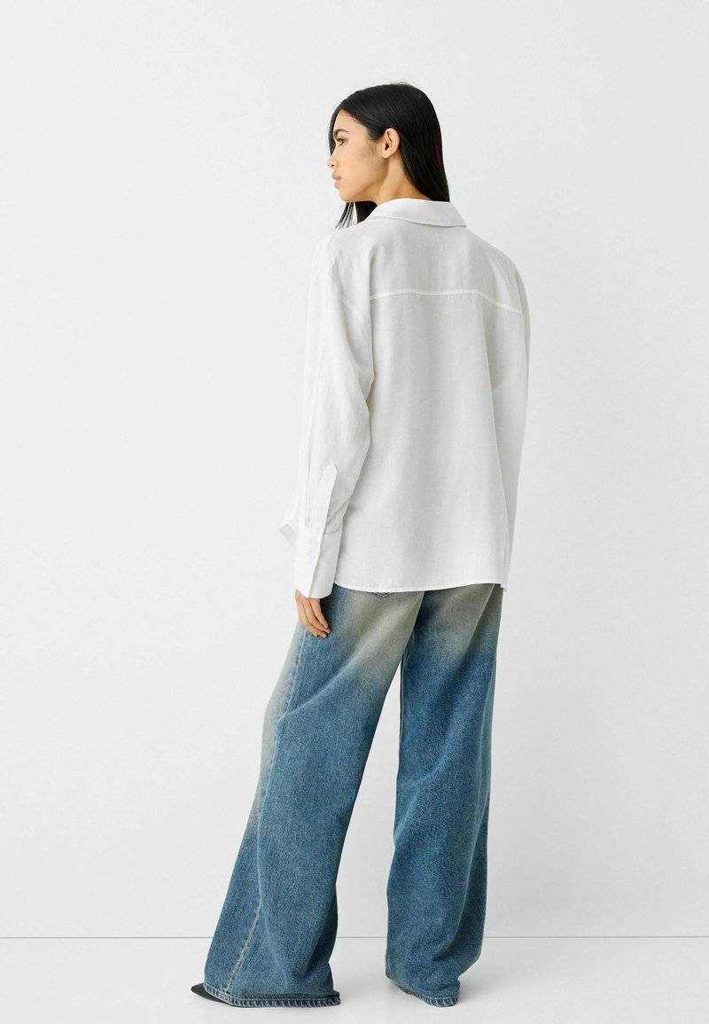 Bershka Bershka OVERSIZE - Button-down blouse - white Super Rabatt