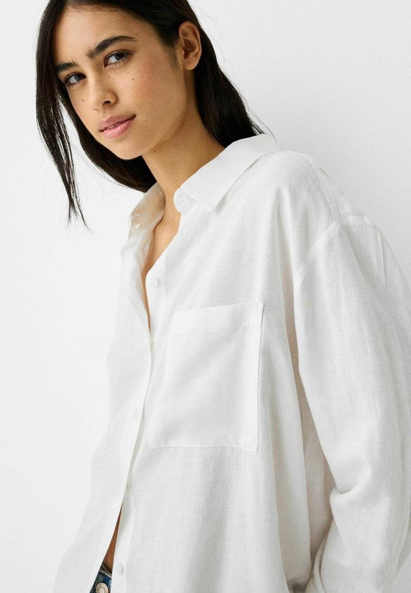 Bershka Bershka OVERSIZE - Button-down blouse - white Super Rabatt