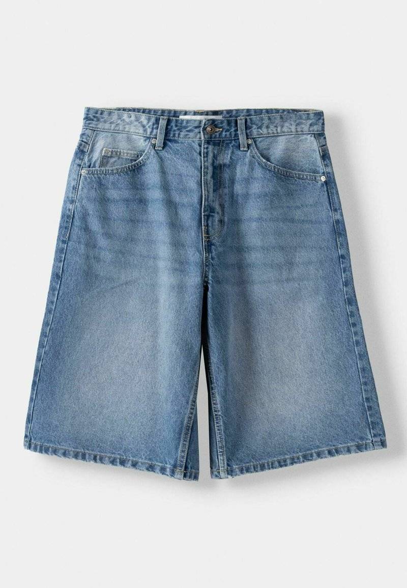 Bershka Bershka BAGGY BERMUDA - Denim shorts - lightblue denim 2025