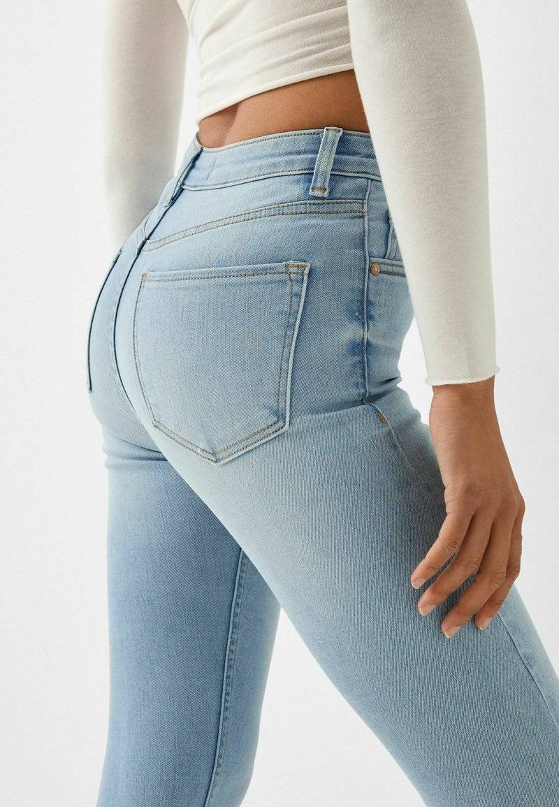 Bershka Bershka SUPER - Jeans Skinny Fit - light blue Outlet