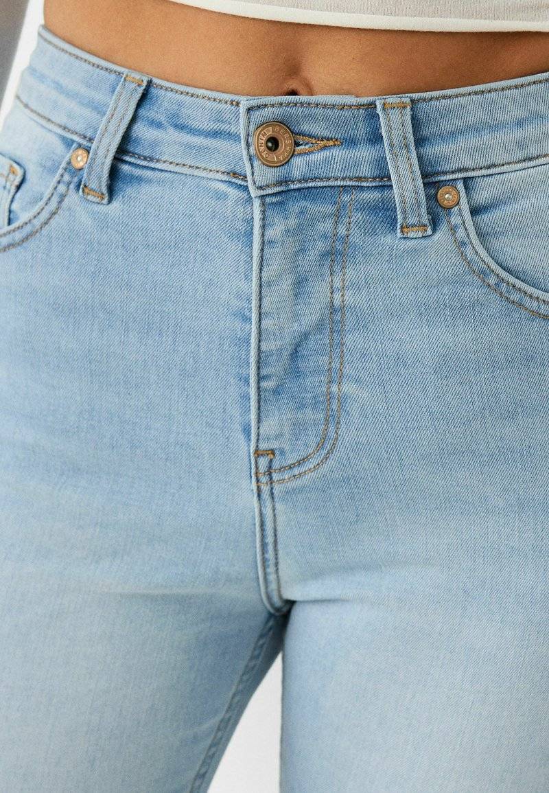 Bershka Bershka SUPER - Jeans Skinny Fit - light blue Outlet