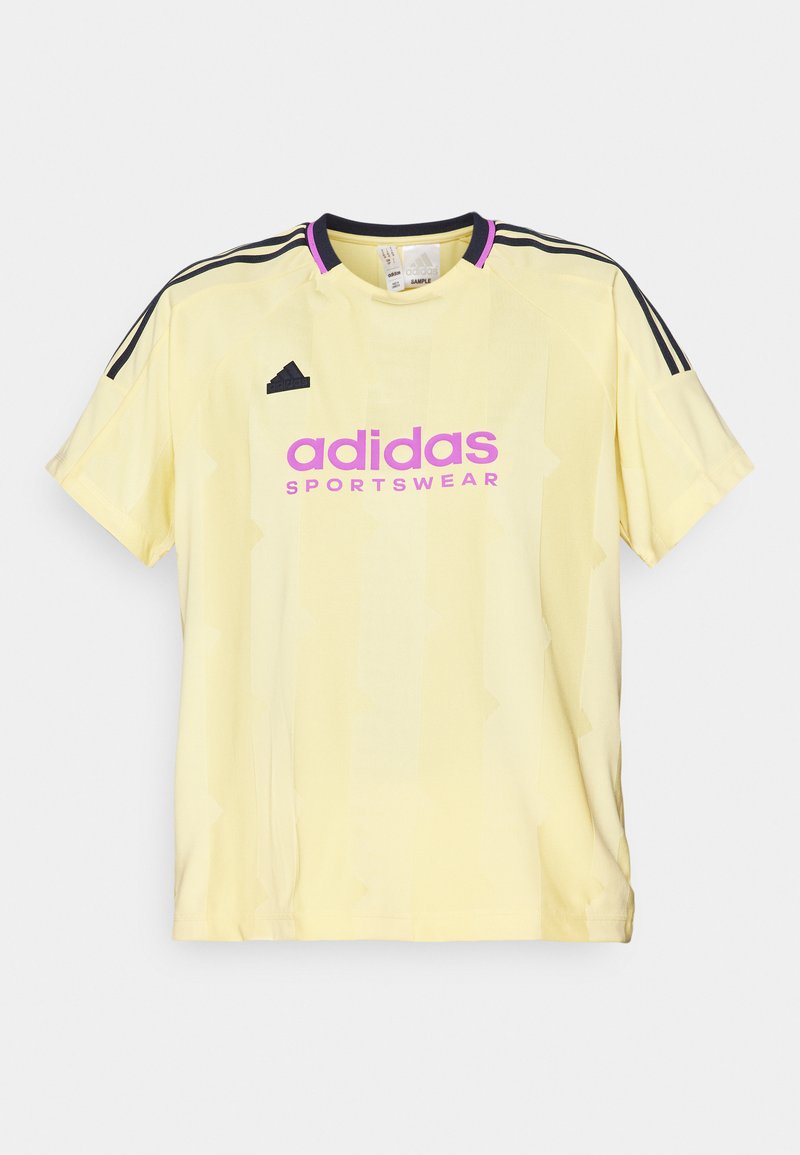 adidas Sportswear adidas Sportswear TIRO CUT STRIPES BOYFRIEND - Print T-shirt - almost yellow Rabatt