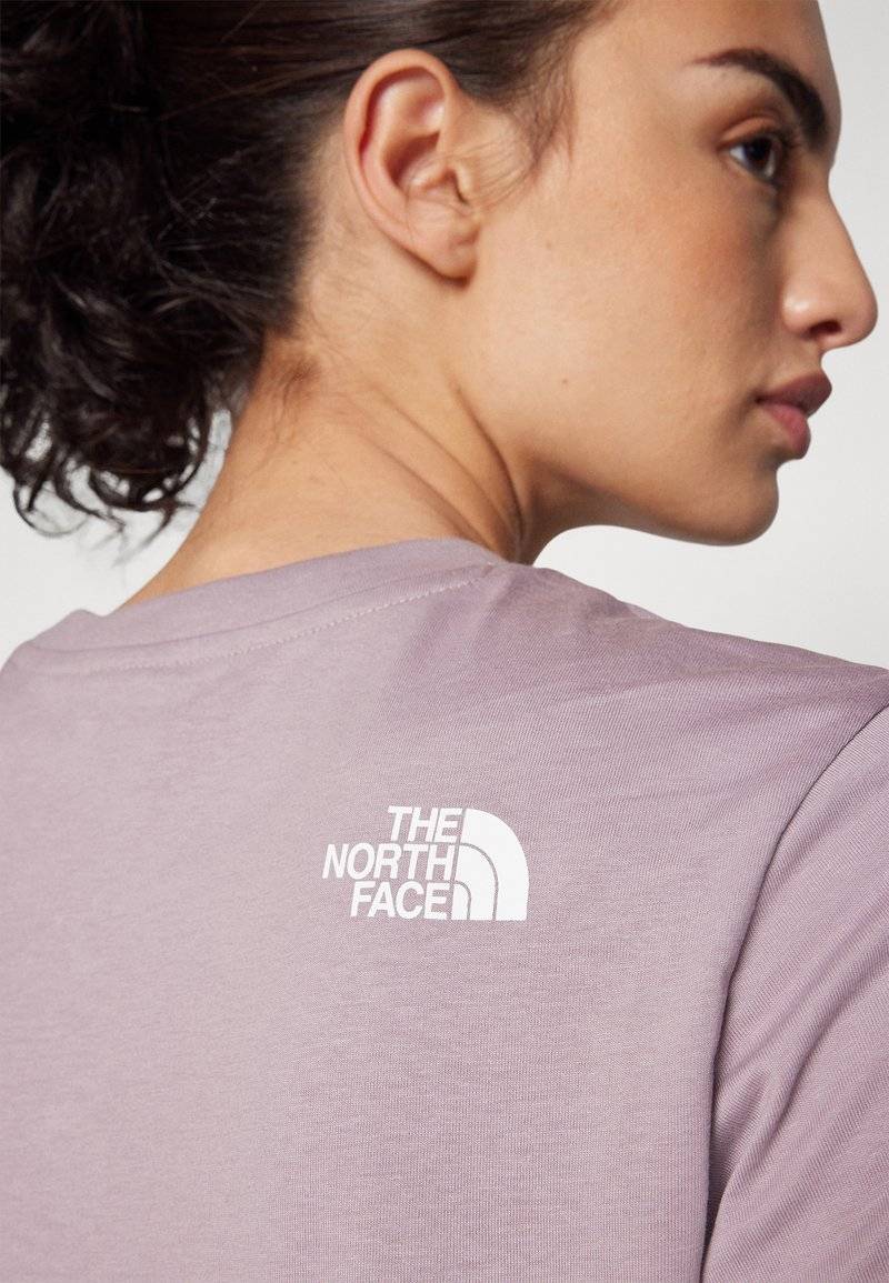 The North Face The North Face SIMPLE DOME - Print T-shirt - purple chalk Valentinstagsangebot