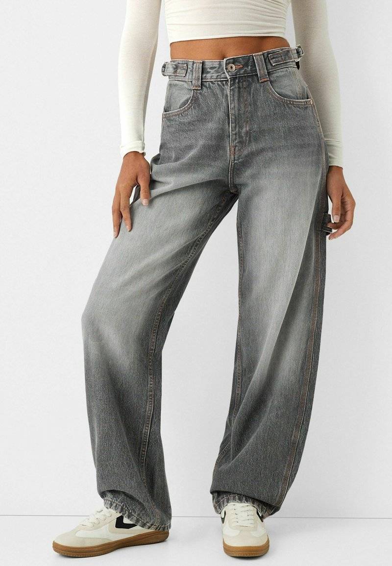 Bershka Bershka WIDE BALLOON CARPENTER - Relaxed fit jeans - grey Versandkostenfrei