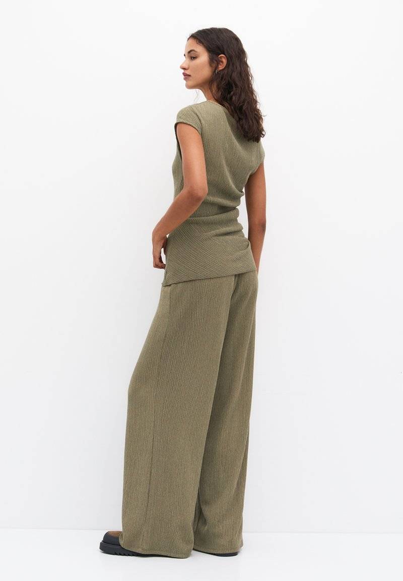 PULL&BEAR PULL&BEAR GATHERED SLEEVELESS - Blouse - khaki Saisonschlussverkauf