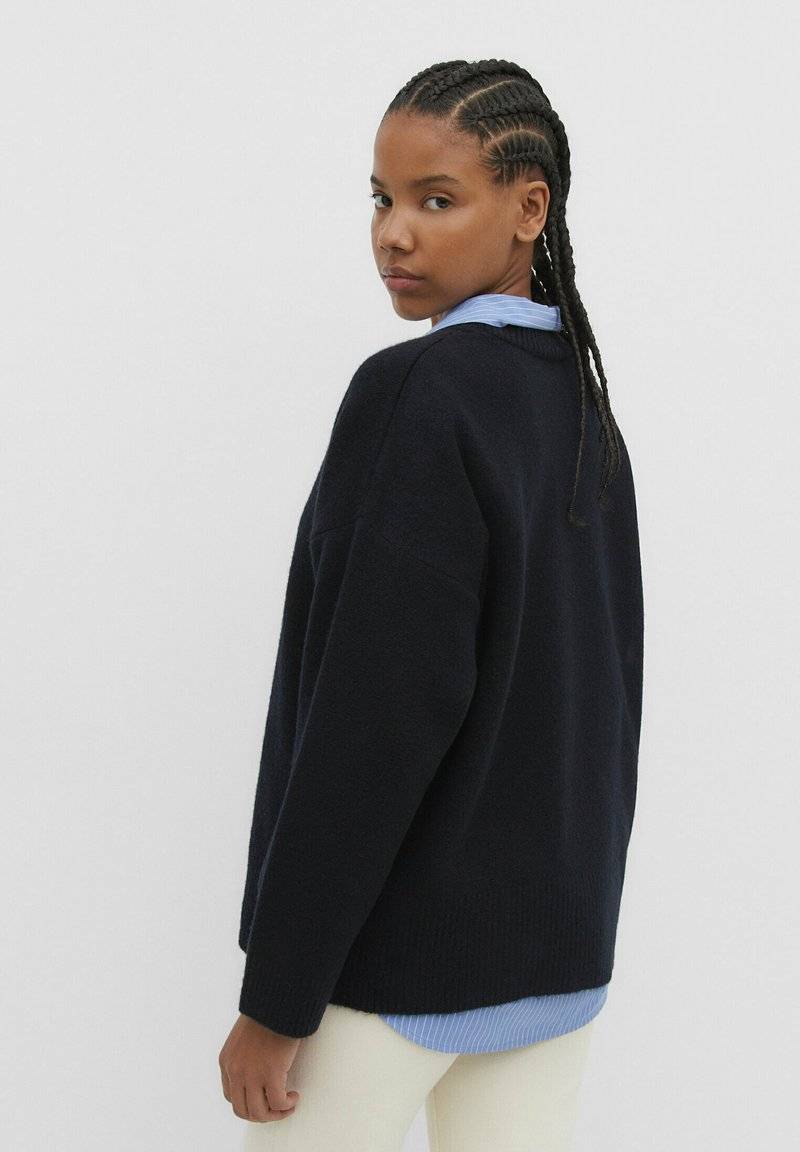 Stradivarius Stradivarius SOFT-TOUCH - Jumper - dark blue Muttertagsangebot