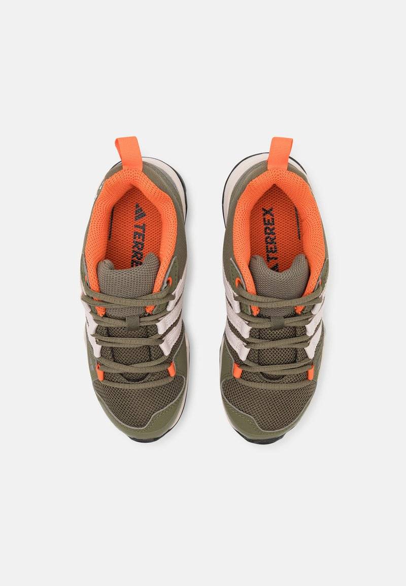 Adidas Terrex Adidas Terrex AX2R HIKING SHOES - Hiking shoes Letzter Tag