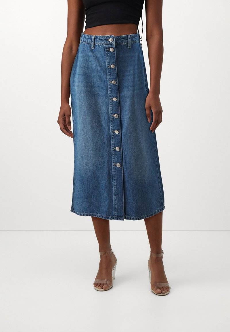 ONLY ONLY ONLCECE MIDI BUTTON SKIRT - A-line skirt - medium blue denim Cyber Monday