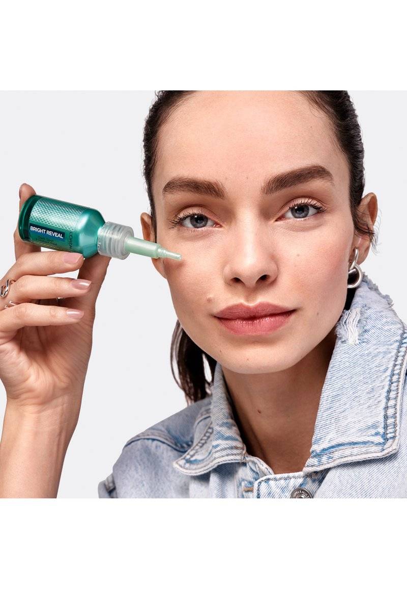 L'Oréal Paris Skin L'Oréal Paris Skin BRIGHT REVEAL DARK SPOT PEELING - Facial scrub & peel Neueste Stile