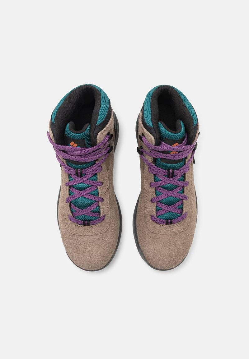 Columbia Columbia NEWTON RIDGE - Hiking shoes Kostenloser Versand international