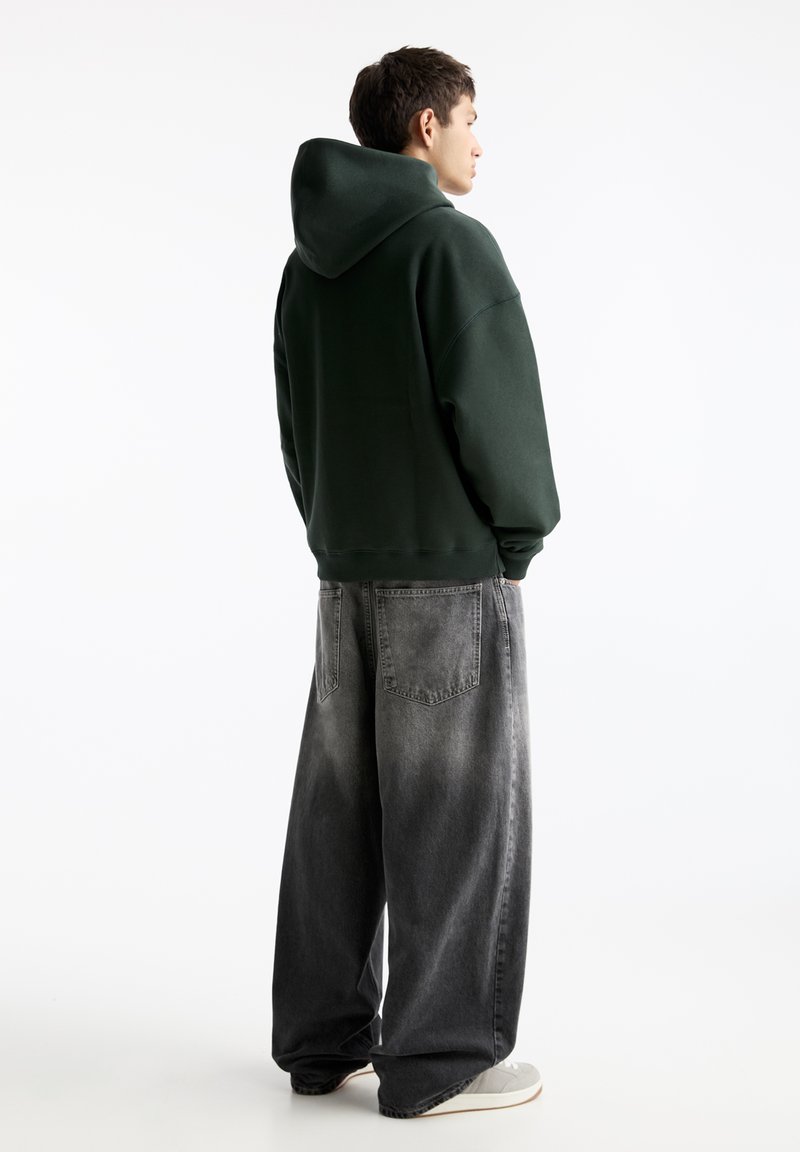 PULL&BEAR PULL&BEAR BOXY - Hoodie - dark green Meist gekauft