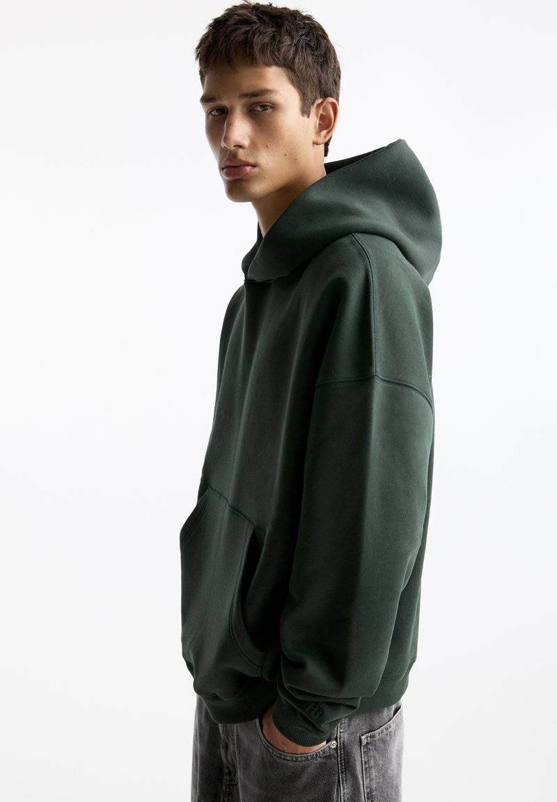 PULL&BEAR PULL&BEAR BOXY - Hoodie - dark green Meist gekauft
