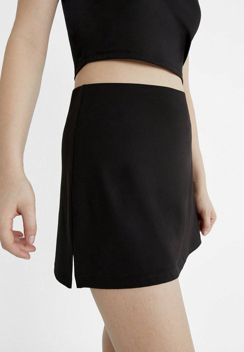 Stradivarius Stradivarius Mini skirt - black Heißer Verkauf