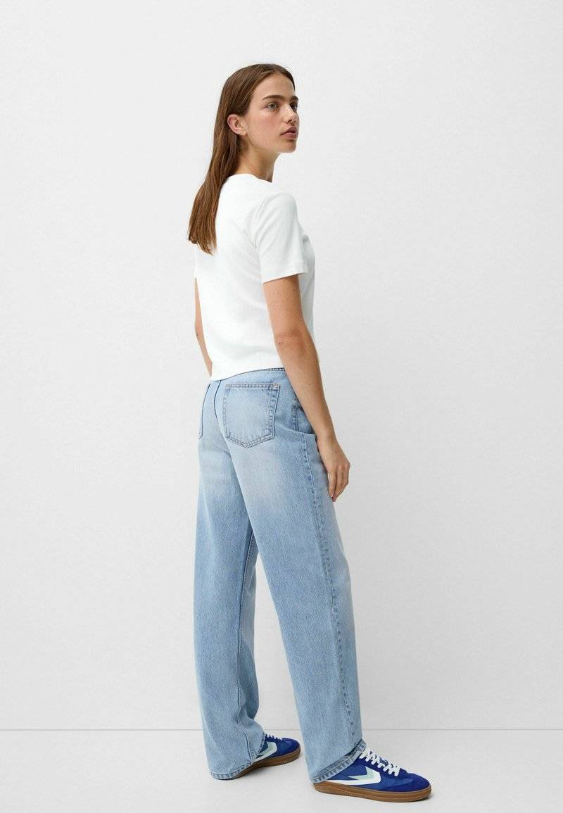 Bershka Bershka MOM - Straight leg jeans Neueste Mode