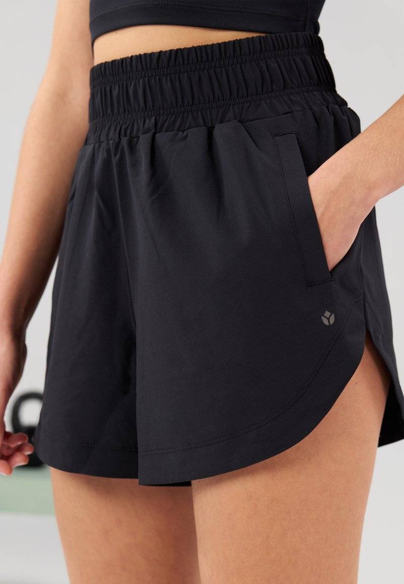 Even&Odd active Even&Odd active Sports shorts - black Wochenangebot