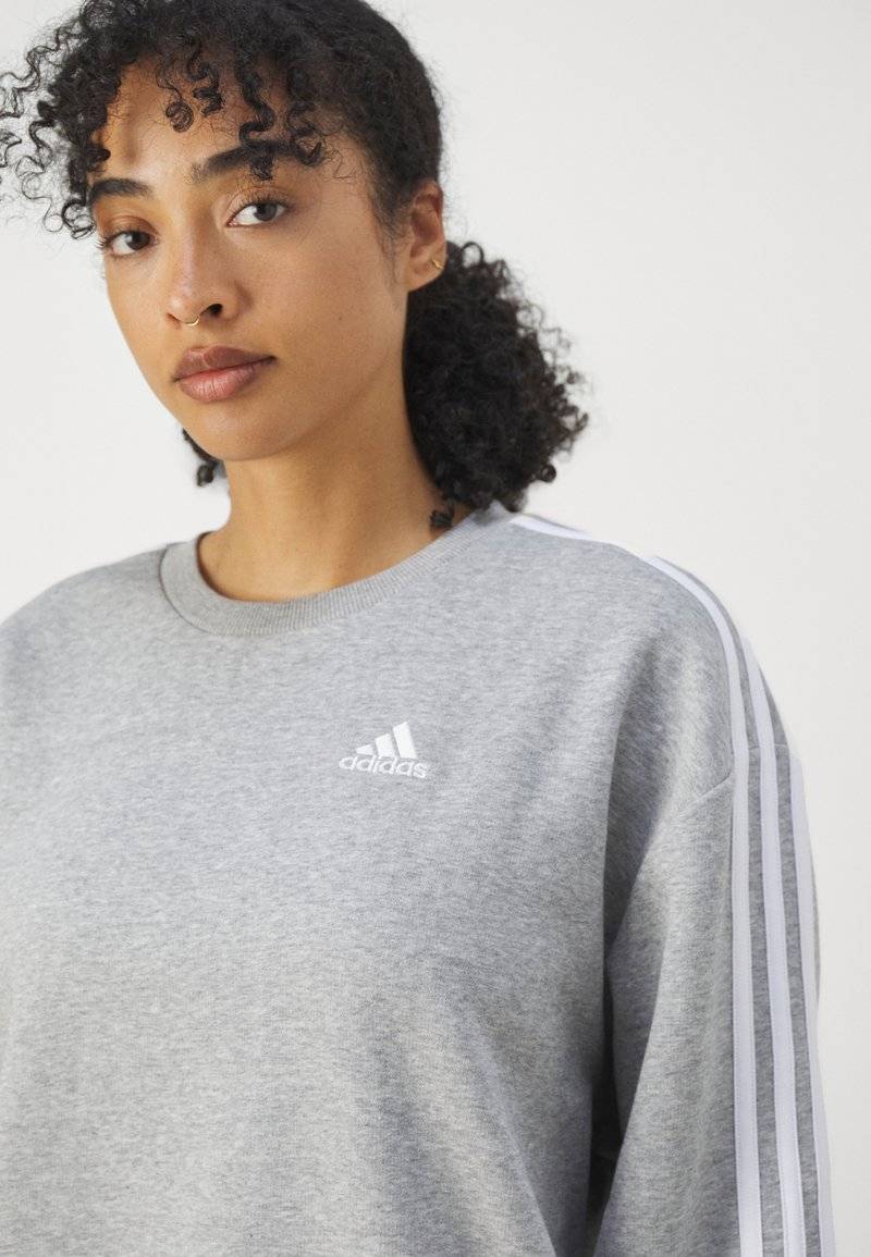 adidas Sportswear adidas Sportswear ESSENTIALS 3 STRIPES OVERSIZED - Sweatshirt Bis zu 50% Rabatt