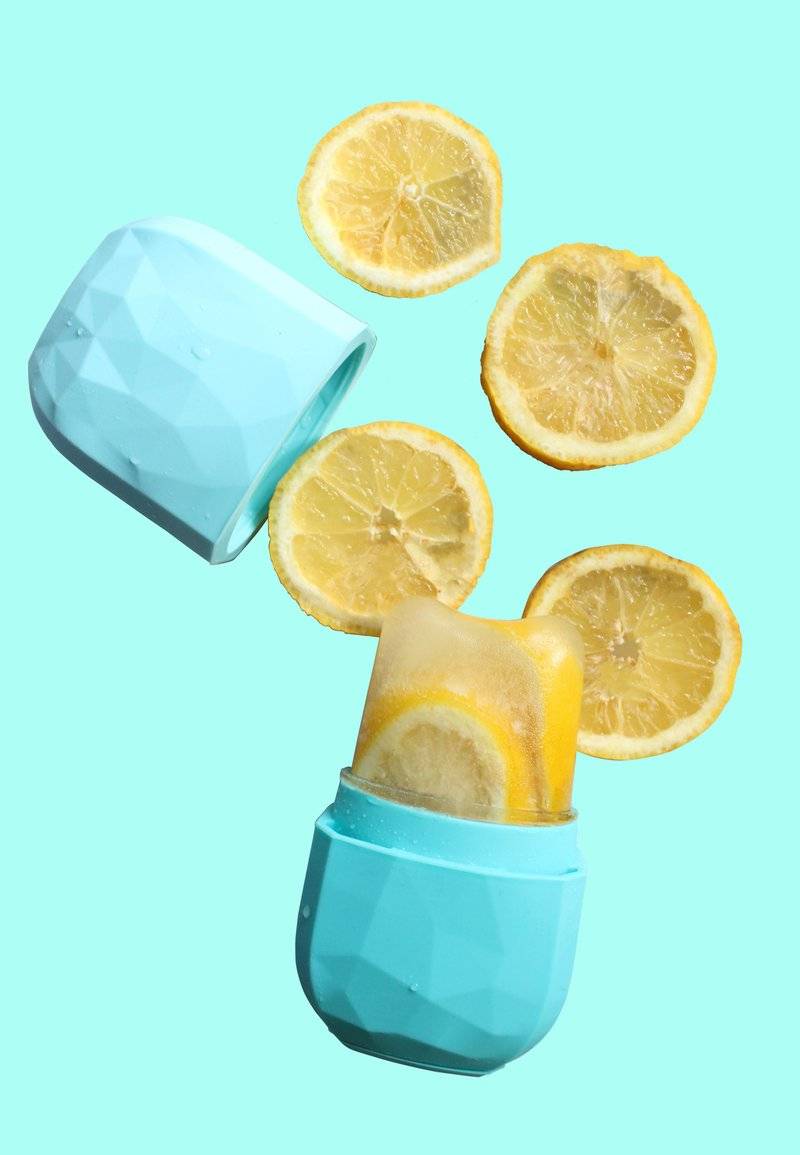 ARI ANWA Skincare ARI ANWA Skincare FACIAL ICE CUBE - MASSAGE ROLLER TOOL - Skincare tool - fresh blue Kostenloser Versand international