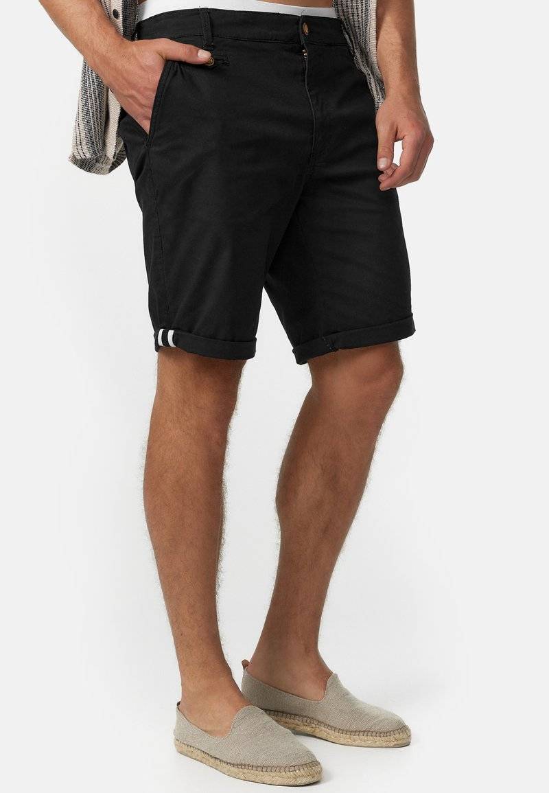 INDICODE JEANS INDICODE JEANS Shorts - black Speichern exportieren