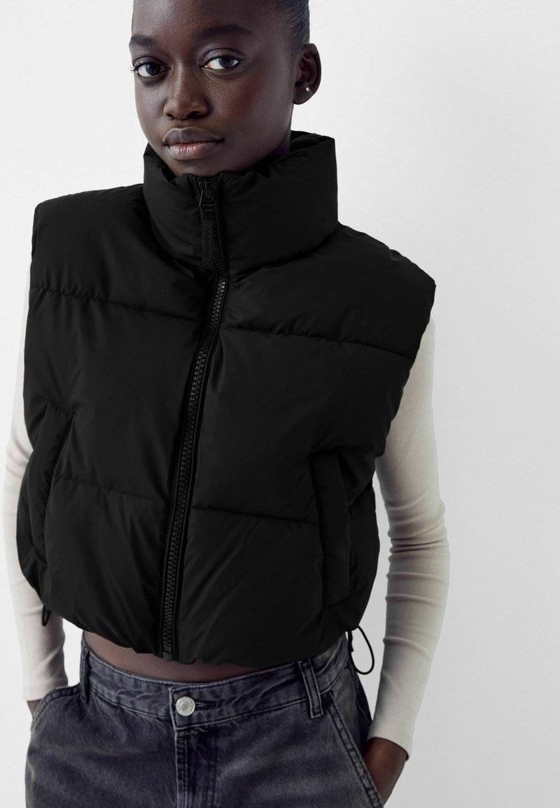 Bershka Bershka CROPPED PUFFER - Waistcoat - black denim im Angebot