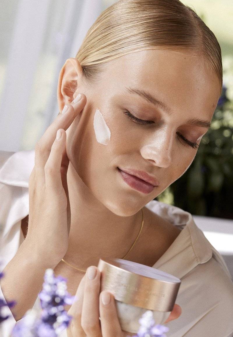 Rituals Rituals THE RITUAL OF NAMASTE GLOW ANTI-AGEING DAY CREAM REFILL - Face cream Tiefpreis