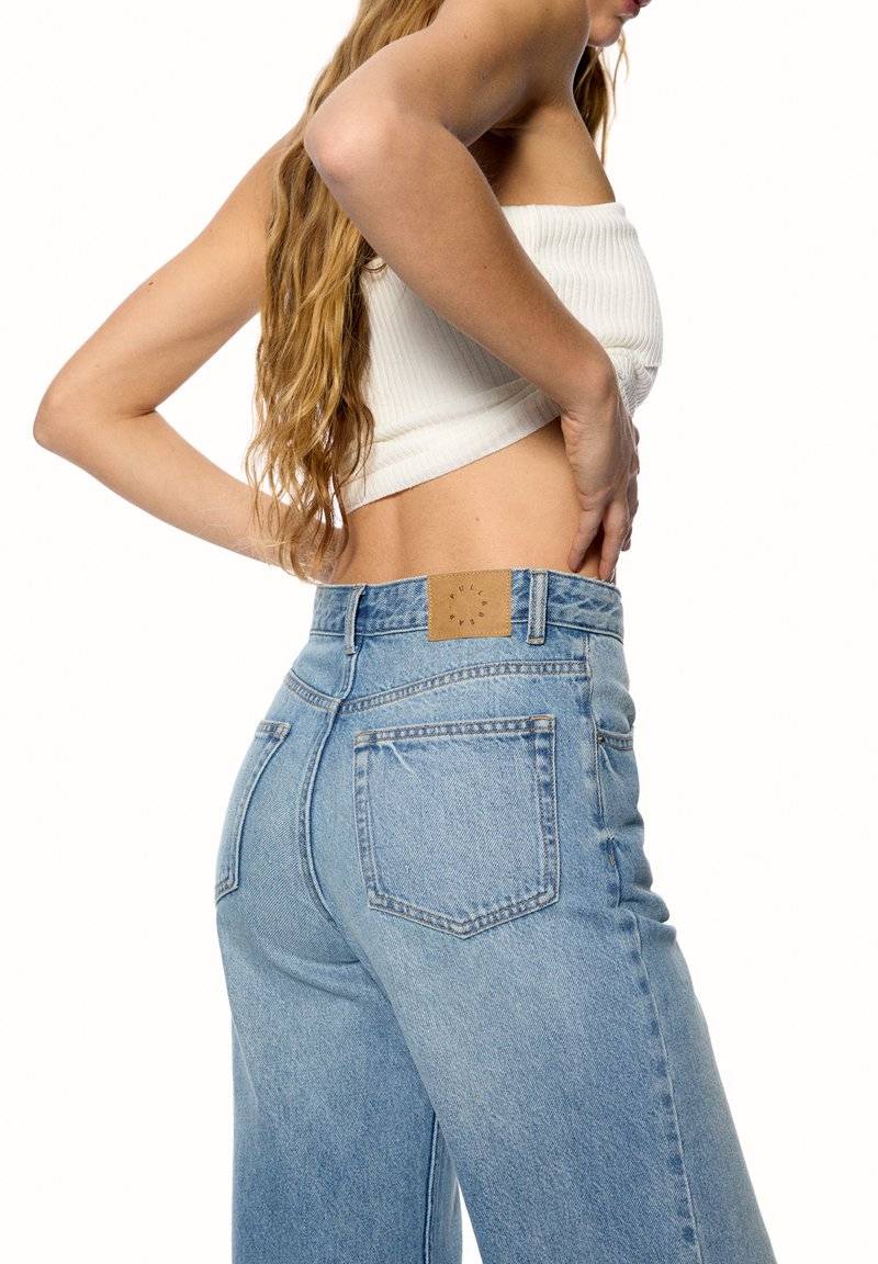 PULL&BEAR PULL&BEAR HIGH WAIST - Flared Jeans - blue 50% Rabatt für begrenzte Zeit