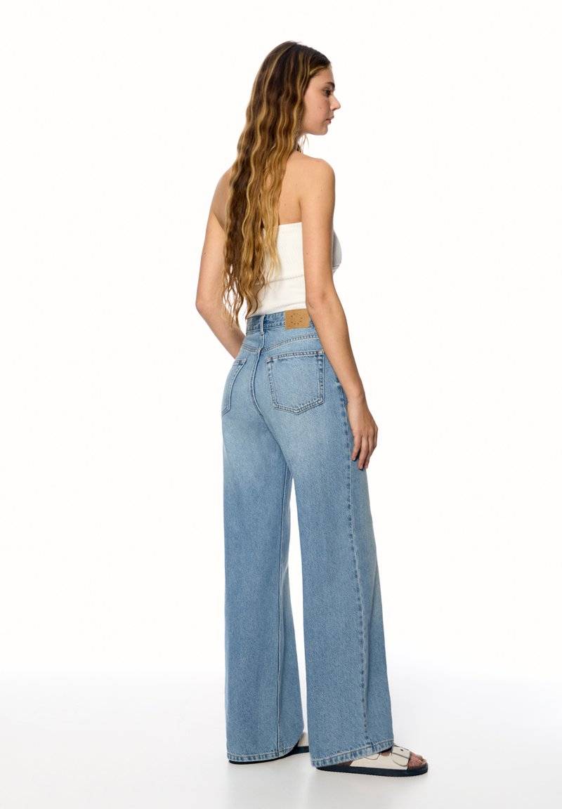 PULL&BEAR PULL&BEAR HIGH WAIST - Flared Jeans - blue 50% Rabatt für begrenzte Zeit