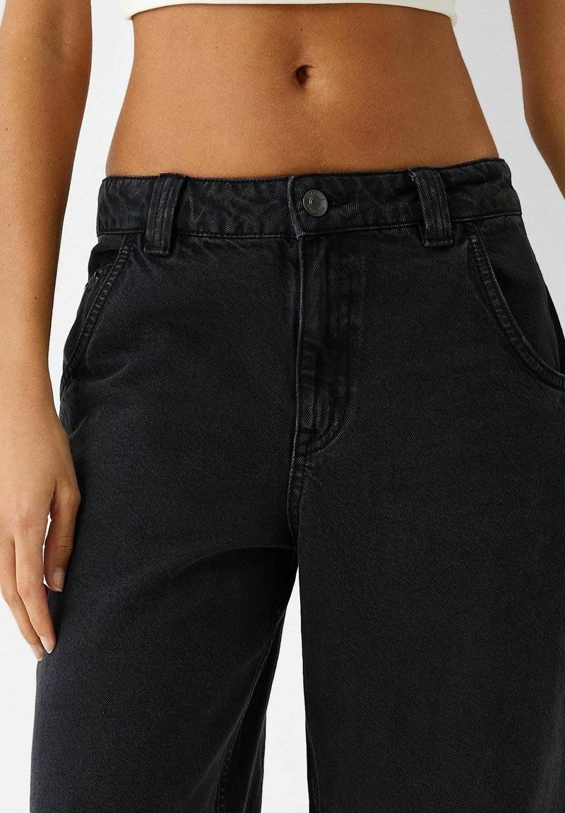 Bershka Bershka BERMUDA - Denim shorts - black Fabrik Onlineshop