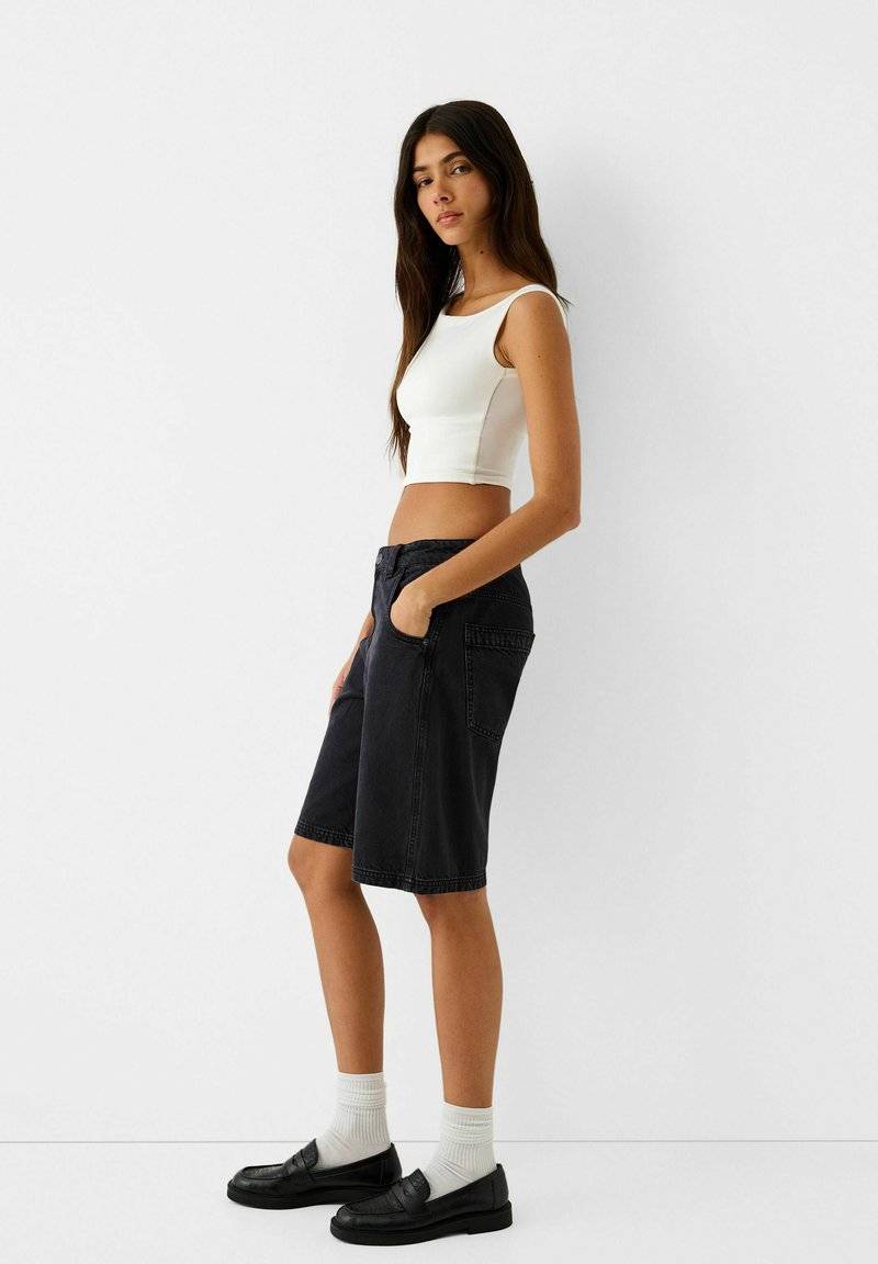 Bershka Bershka BERMUDA - Denim shorts - black Fabrik Onlineshop