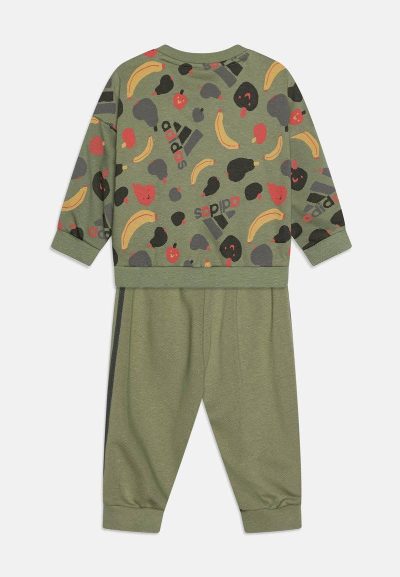 adidas Performance adidas Performance ESSENTIALS ALLOVER PRINTED - Tracksuit - tent green Osterangebot