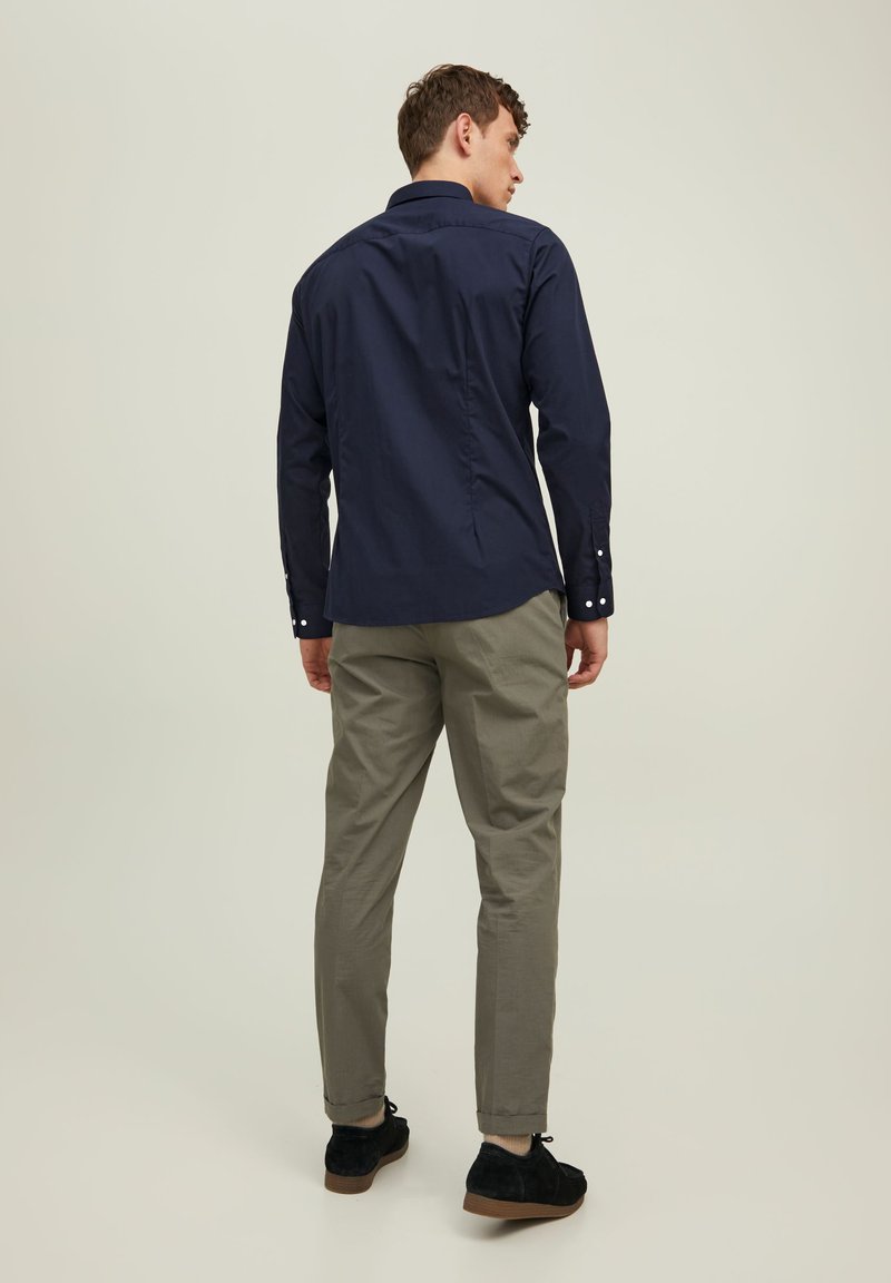Jack & Jones Jack & Jones JJJOE SHIRT PLAIN - Formal shirt - navy blazer Black Friday Preise