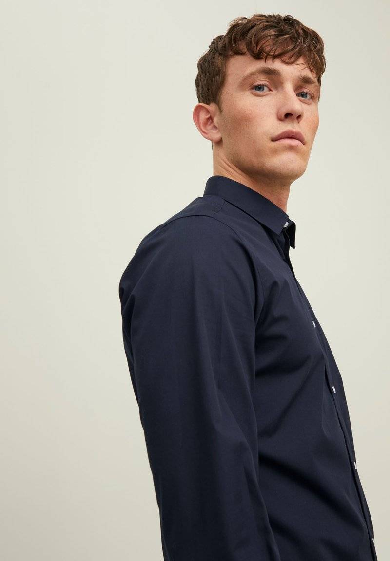 Jack & Jones Jack & Jones JJJOE SHIRT PLAIN - Formal shirt - navy blazer Black Friday Preise