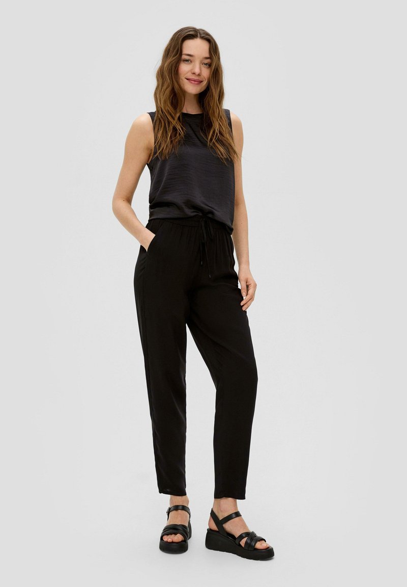 s.Oliver s.Oliver ANKLE-AUS REINER - Trousers - schwarz Verkauf