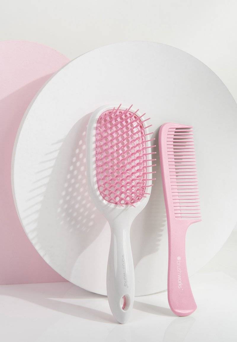 Brushworks Brushworks BRUSHWORKS BLOWDRY BRUSH AND COMB - Hair set - pink & white Super Sparpreis