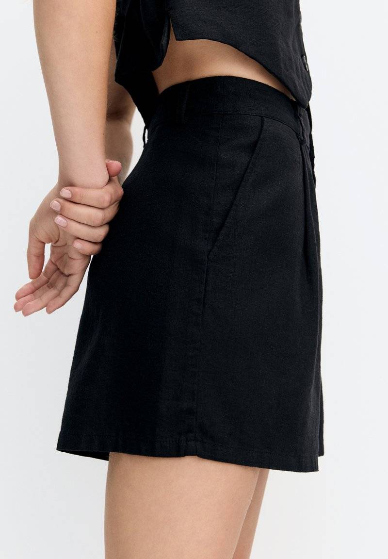 PULL&BEAR PULL&BEAR RUSTIC - BERMUDA - Shorts - black Fabrik Onlineshop