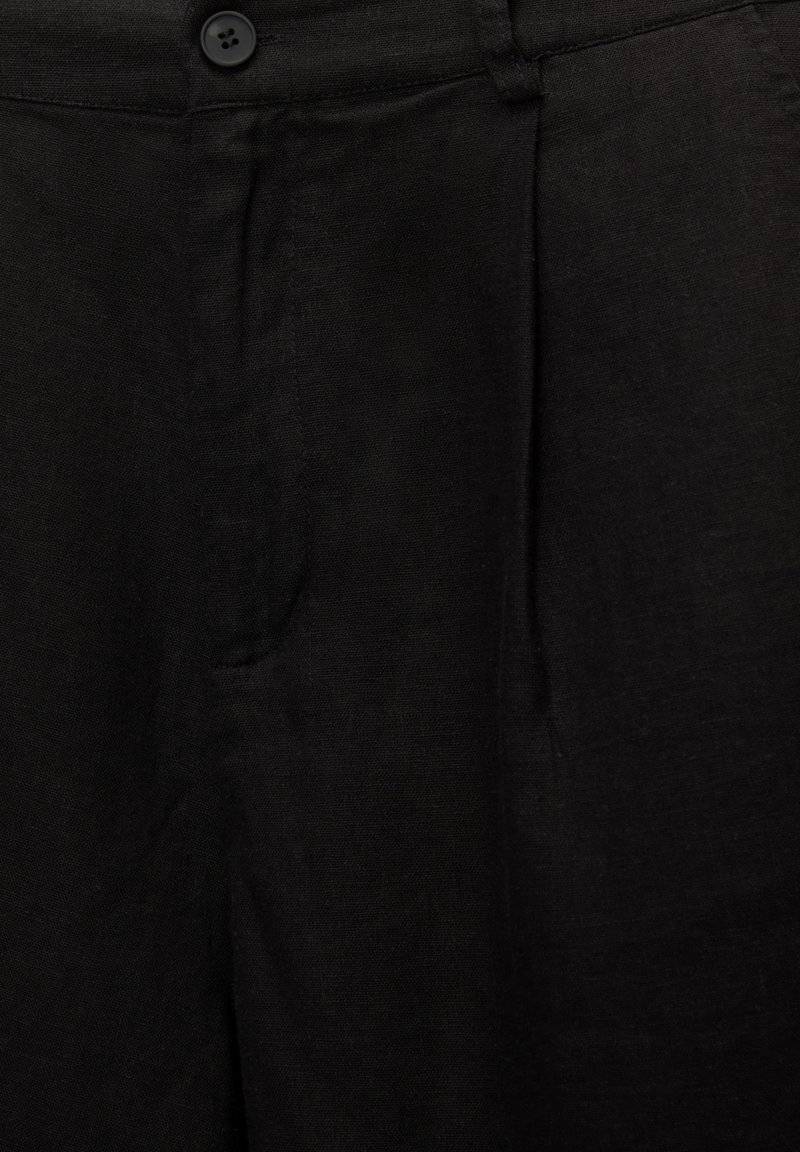 PULL&BEAR PULL&BEAR RUSTIC - BERMUDA - Shorts - black Fabrik Onlineshop
