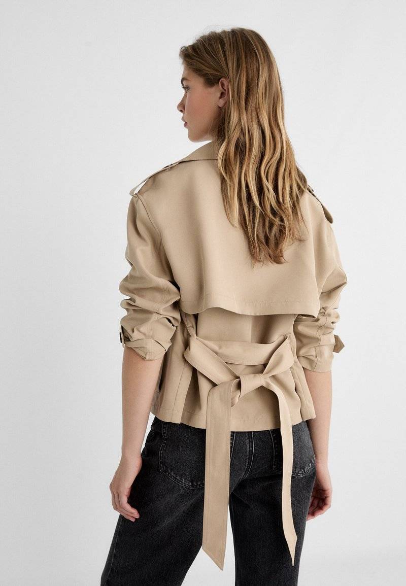 Stradivarius Stradivarius WITH BELT - Summer jacket - beige Preisnachlass