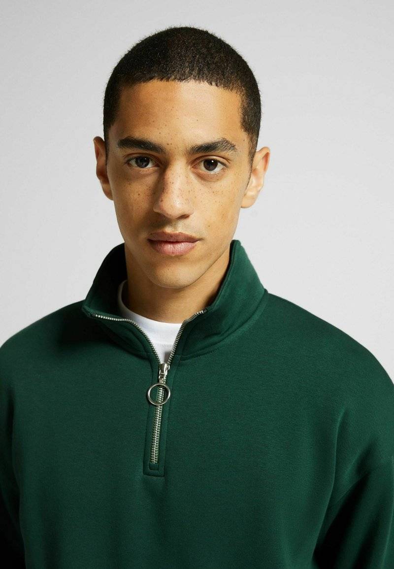 Bershka Bershka HIGH NECK - Sweatshirt - dark green Blitzangebot