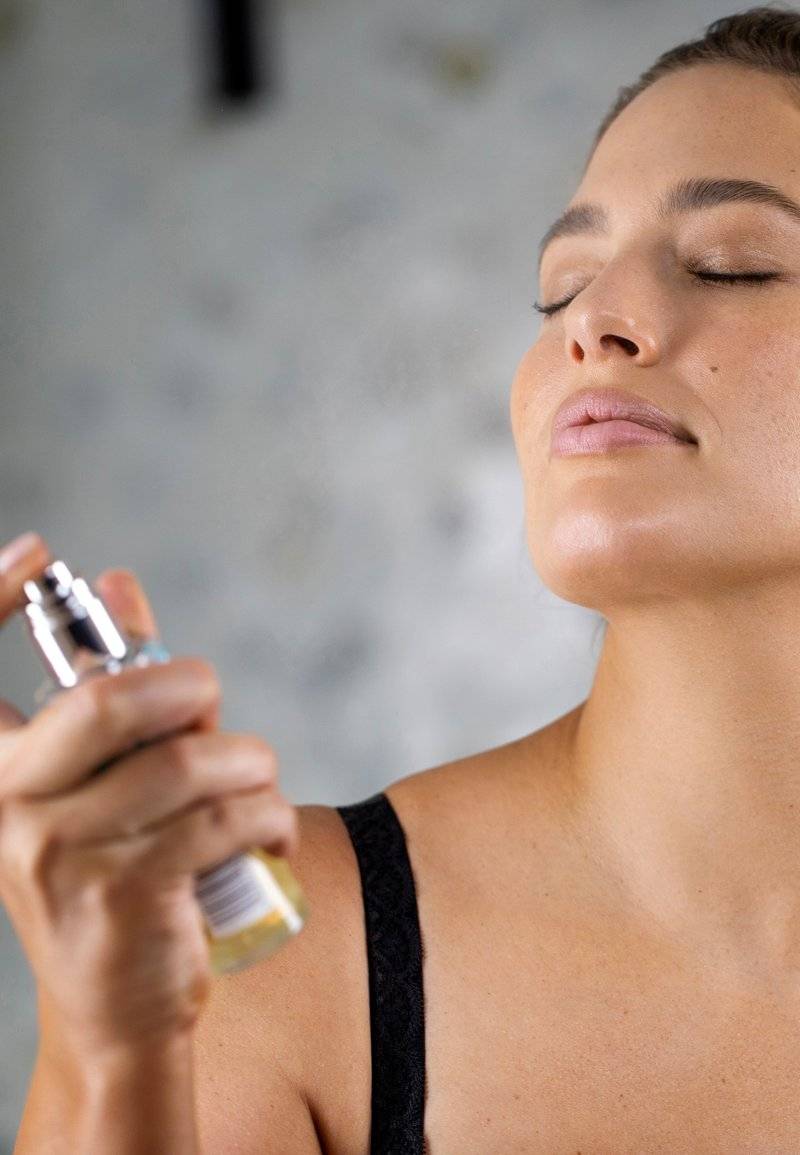 St. Tropez St. Tropez SELF TAN PURITY BRONZING WATER FACE MIST - Self tan Begrenzte Freigabe