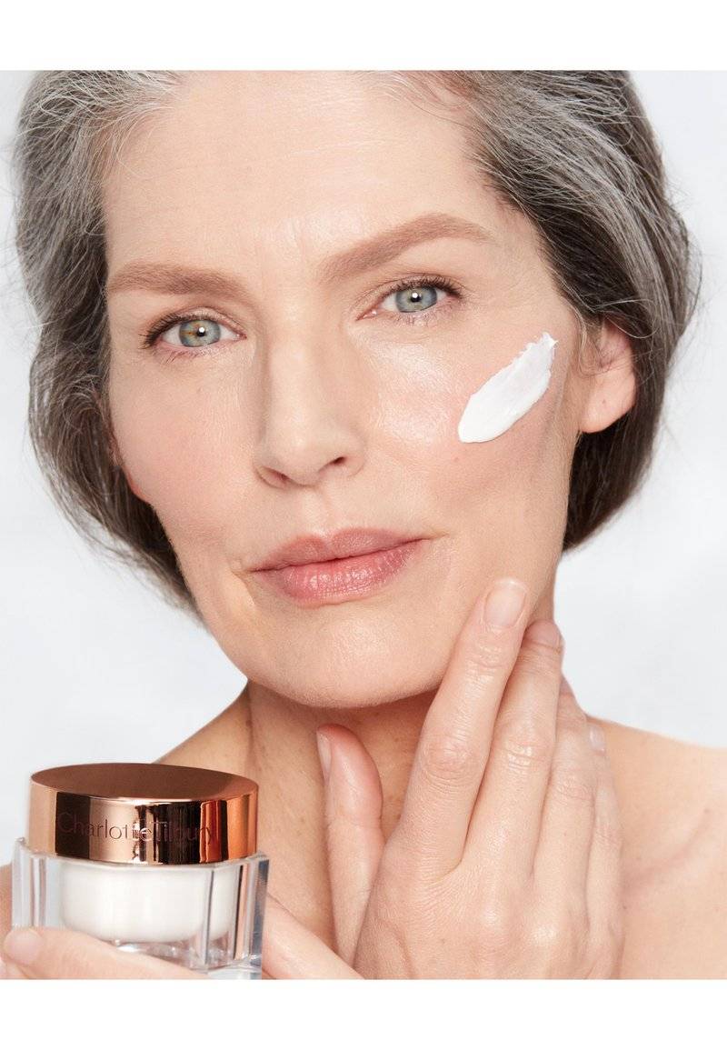 Charlotte Tilbury Charlotte Tilbury CHARLOTTE'S MAGIC CREAM SPF - REFILLABLE - Face cream Angebote